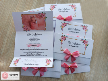 Invitatie cu poza bebe, fundita roz