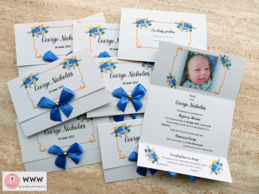 Invitatie de botez - flori albastre - poza bebe