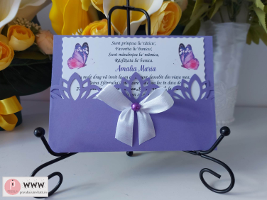 Invitatie de botez cu fluturi mov